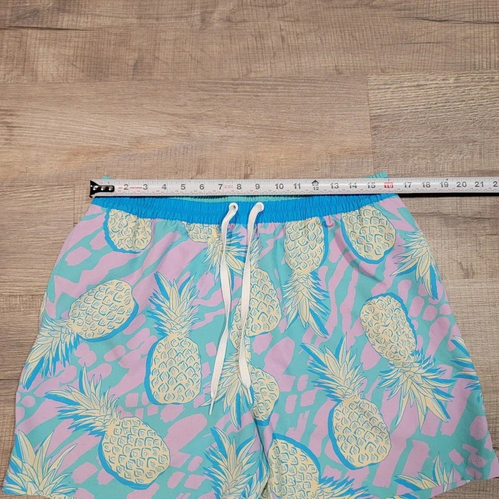 Chubbies Mens Swim Trunks XL Pineapple Print 5.5